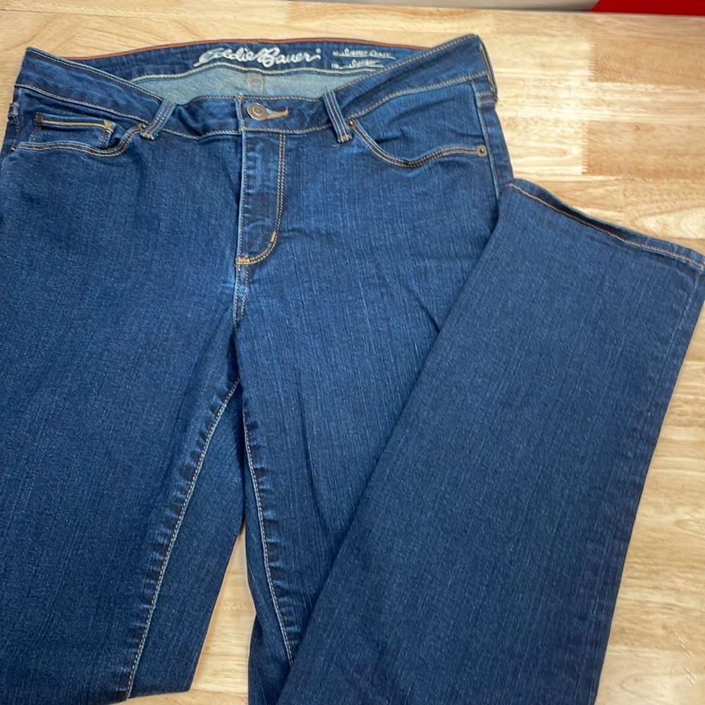 EDDIE BAUER SLIGHTLY CURVY~STRAIT LEG SPECIALLY DYED JEAN